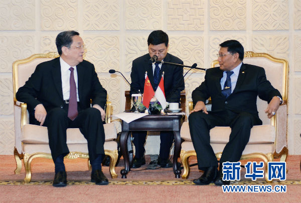 7月27日，全国政协主席俞正声在雅加达会见印尼地方代表理事会副主席法洛克。 新华社记者贺长山摄