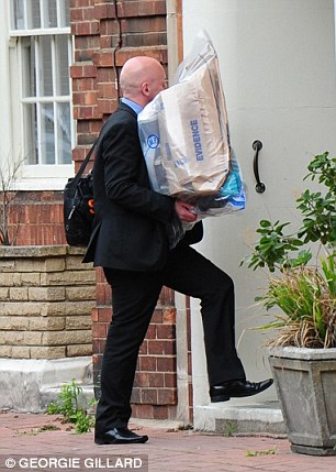 英国警方调查上议院副议长涉嫌吸毒嫖妓事件(