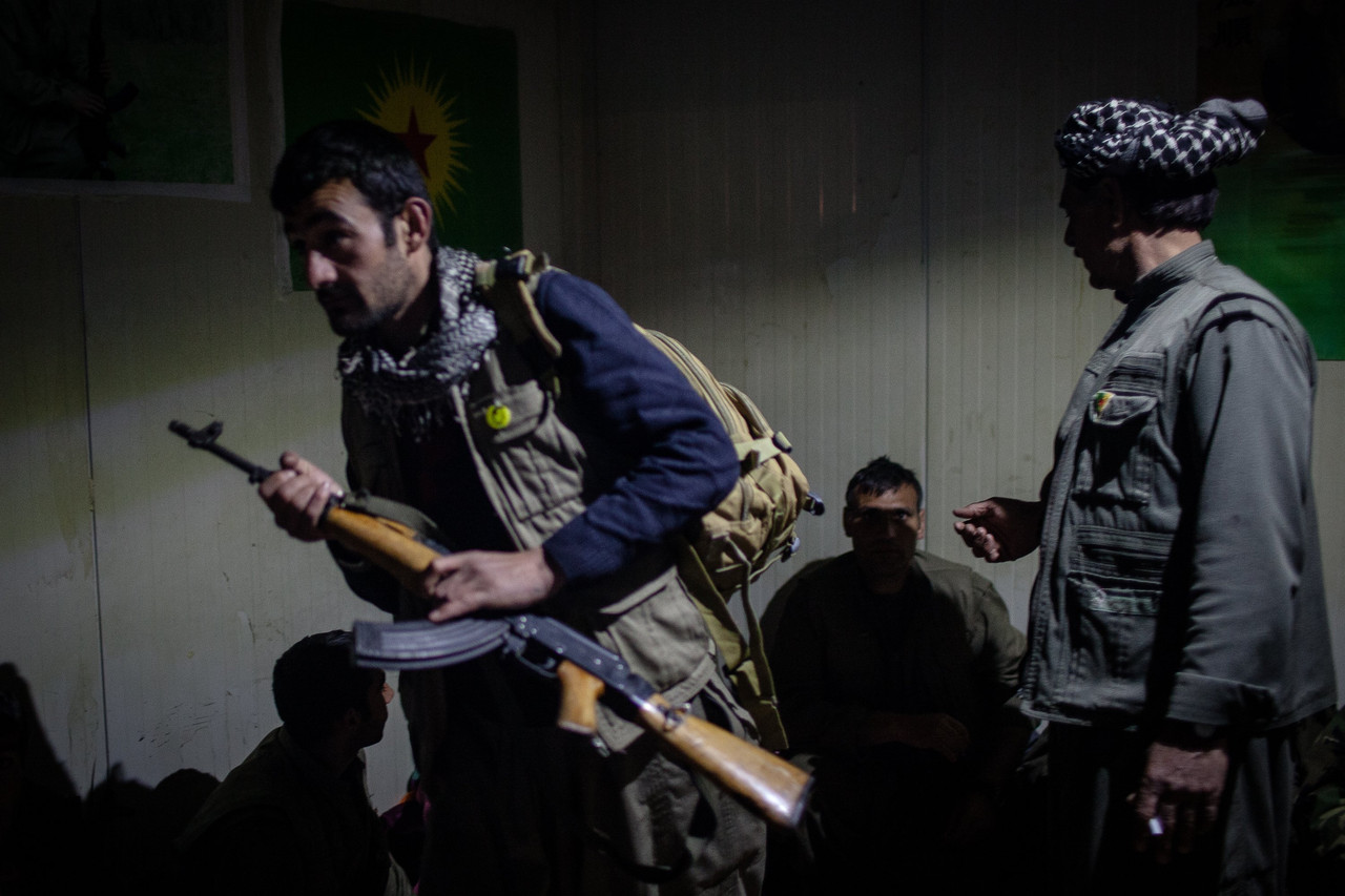 图记库尔德女兵：像男人一样战斗 不准谈恋爱