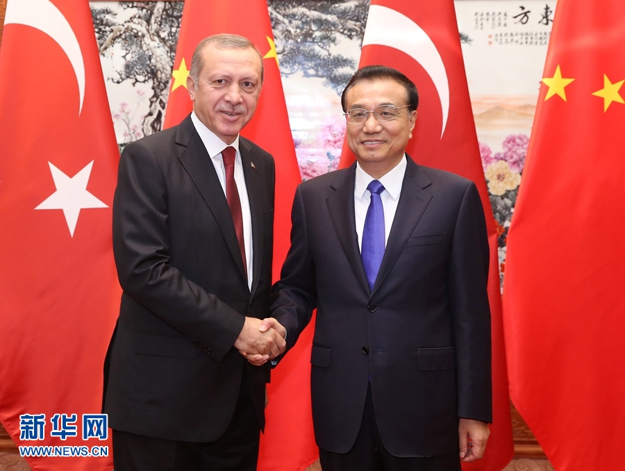 7月29日，國務院總理李克強在北京人民大會堂會見來華進行國事訪問的土耳其總統埃爾多安。 新華社記者 龐興雷 攝 