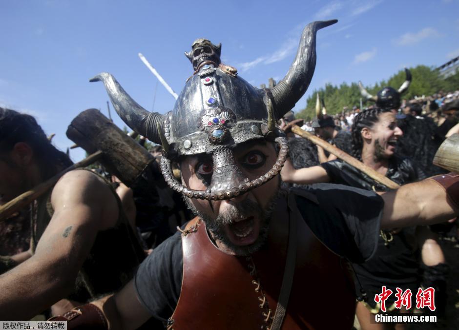 西班牙举行“维京海盗节” 令游客重温昔日场景