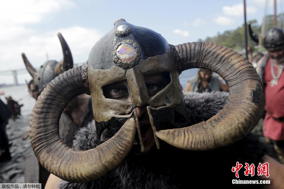 西班牙举行“维京海盗节” 令游客重温昔日场景