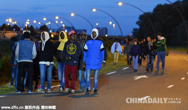 英国打击非法移民出狠招 为其提供住所者最高入狱5年