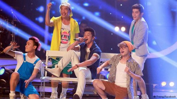 德媒:德国越裔洗剪吹靠R&B和霹雳舞走红越