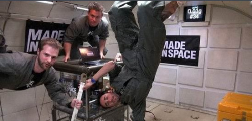 资料图片：3D打印机进行零重力测试飞行实验。