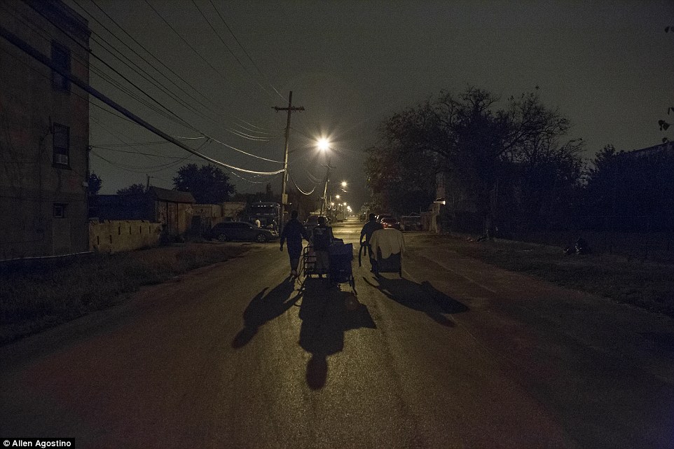 摄影师十四个月跟拍纽约贫民窟