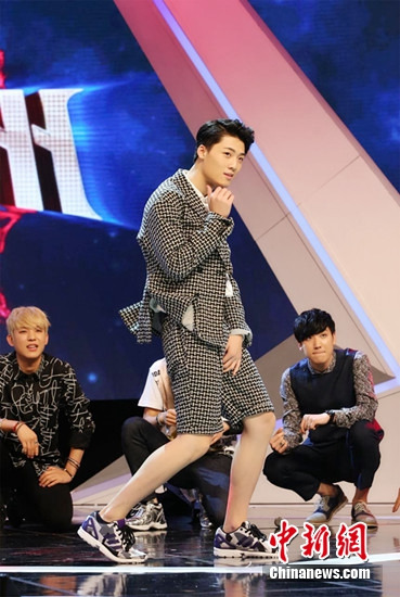 郑淳元当《星动亚洲》导师点评不留情 传学员