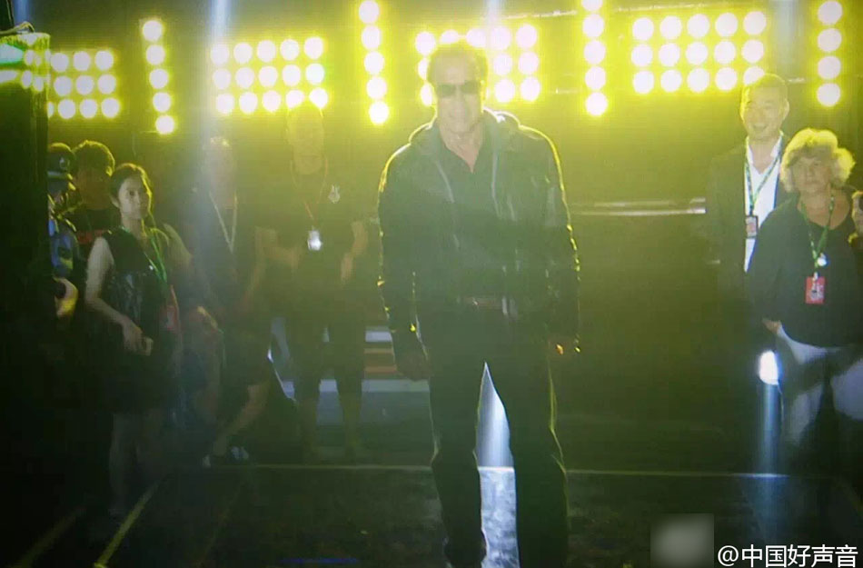 施瓦辛格现身为《好声音》录制开场