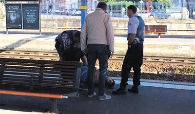 欧洲列车枪击疑犯被美大兵制伏 用时不到15秒