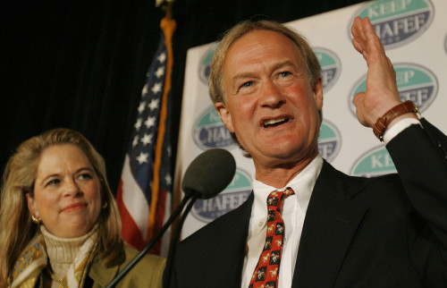 资料图：美国民主党总统参院人查菲和妻子。