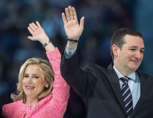 资料图：美国共和党总统参选人克鲁兹和妻子。