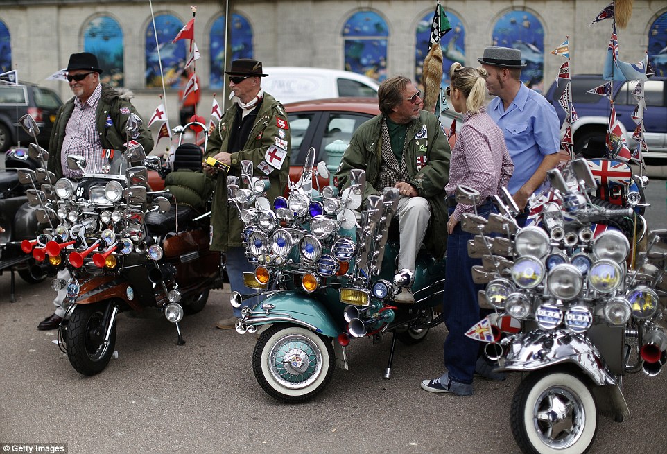 英国退伍老兵进行&ldquo;摩托巡航&rdquo;