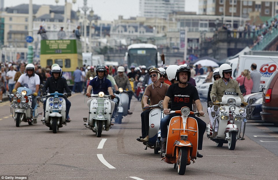 英国退伍老兵进行&ldquo;摩托巡航&rdquo;