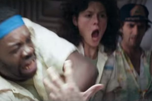 孩子的父亲要是在场，表情一定是这样的，内心一定是崩溃的。