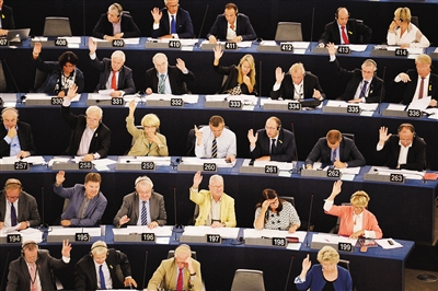 9月10日，法国斯特拉斯堡，欧洲议会议员进行投票。
