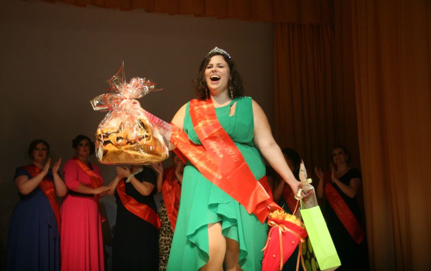 俄罗斯圣彼得堡举办肥胖女人选美大赛