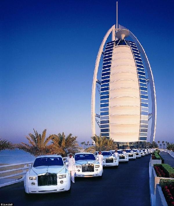 在迪拜七星级酒店住一晚是怎样的体验？