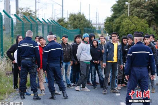 法国：一名移民在英法海底隧道被货运列车撞身亡