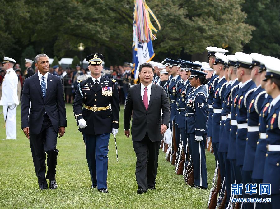 9月25日，美国总统奥巴马在华盛顿白宫南草坪举行隆重仪式，欢迎国家主席习近平对美国进行国事访问。 新华社记者 庞兴雷 摄