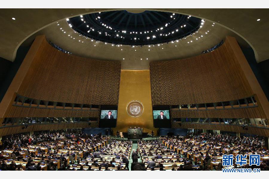 9月28日，国家主席习近平在纽约联合国总部出席第70届联合国大会一般性辩论并发表题为《携手构建合作共赢新伙伴同心打造人类命运共同体》的重要讲话。 新华社记者 庞兴雷 摄