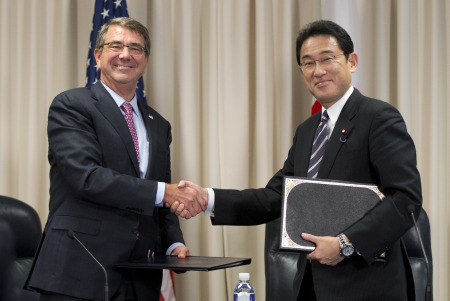 日媒外长举行会谈。