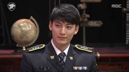 崔承一还是2015年警察厅拍摄宣传写真的十大模特之一。