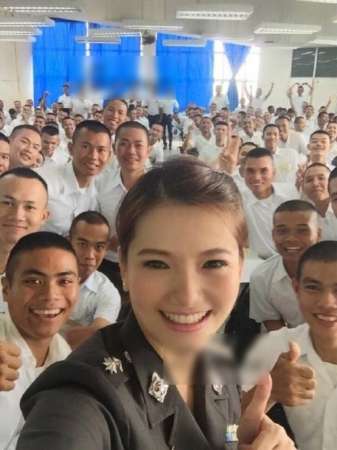 泰国警花小妹走红