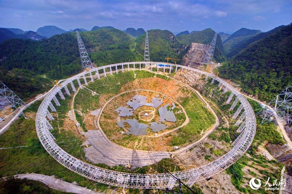 组图：世界最大射电望远镜综合布线工程完成