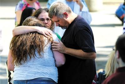美国校园枪击案致13死 枪手要学生报宗教信仰