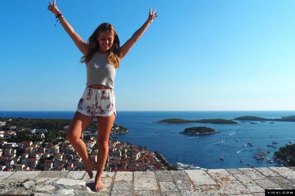21岁克罗地亚女孩晒旅行照挣钱