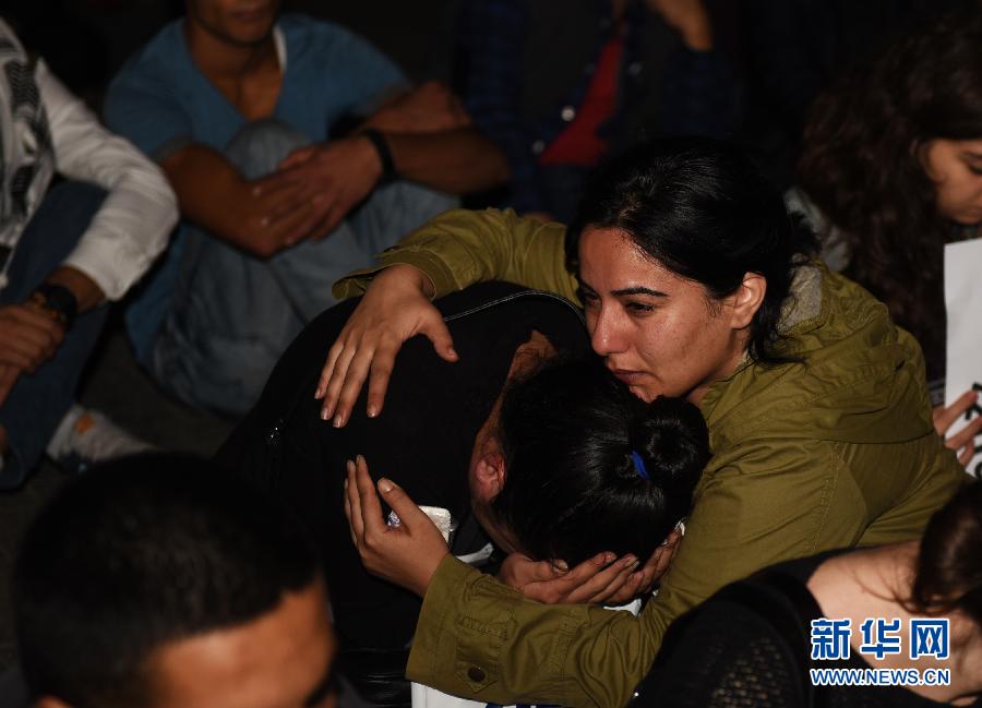 （国际）（2）土耳其民众悼念爆炸袭击遇难者