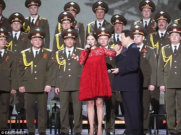 普京绯闻女友时隔5月首露面 引产子猜测