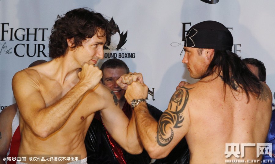 加拿大新任总理赤膊旧照走红