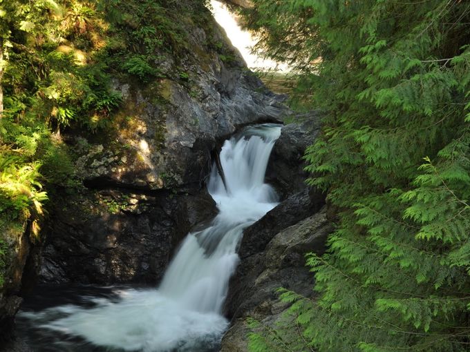 盘点全球&ldquo;美到窒息&rdquo;的瀑布