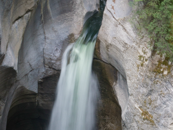 盘点全球&ldquo;美到窒息&rdquo;的瀑布