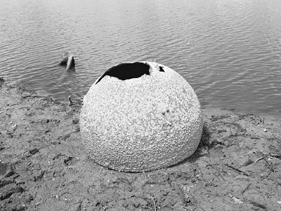 “哥伦比亚号”爆炸后找到的燃料罐。