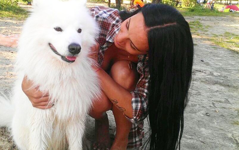 乌克兰性感美女成最著名警界网红