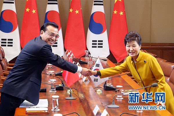 10月31日，国务院总理李克强在首尔青瓦台同韩国总统朴槿惠举行会谈。 新华社记者姚大伟摄