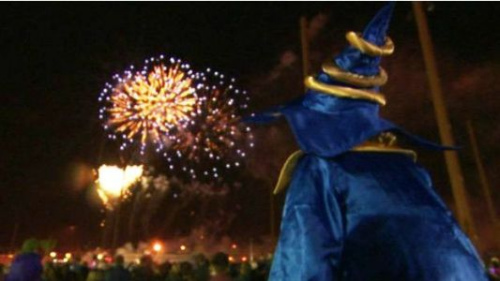 贝尔法斯特的庆祝活动以盛大烟花结束。