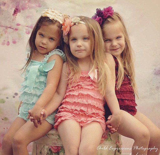 母亲拍三胞胎女儿童趣萌照暖化人心