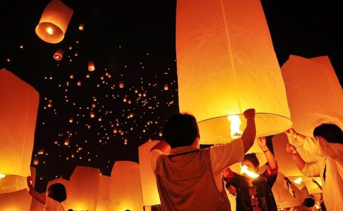 清迈&ldquo;天灯节&rdquo;将至多个航班改时间避免航空意外