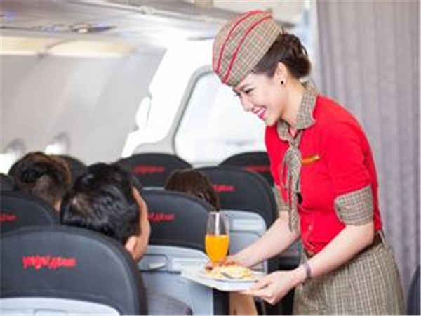 越南客机上的中国空姐成微笑使者