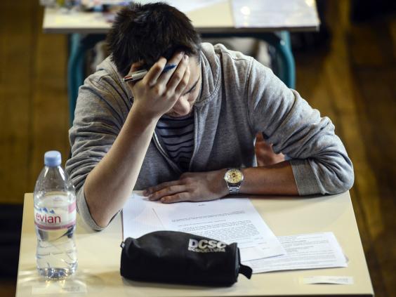 坠落、飞翔、赤身裸体、找不到厕所心理学家解析九大常见梦境