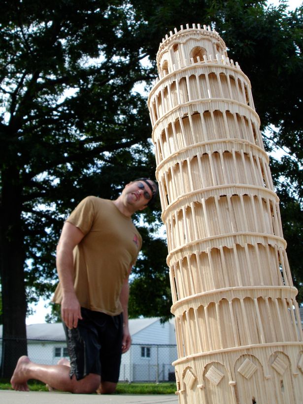 美雕塑家用牙签建成哈利法塔