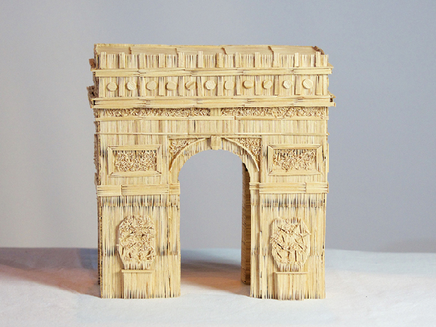 美雕塑家用牙签建成哈利法塔