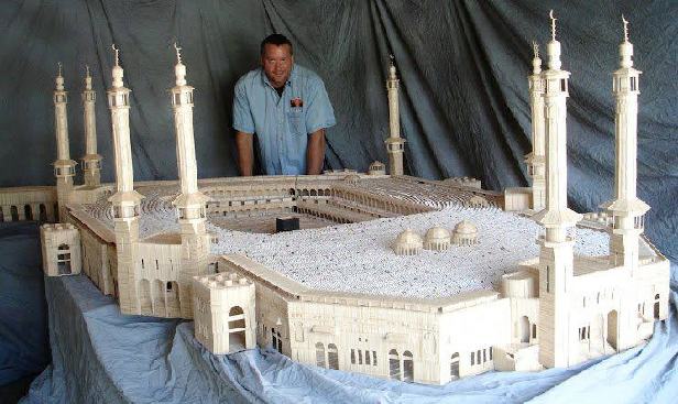 美雕塑家用牙签建成哈利法塔