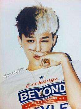 权志龙鹿晗吴亦凡exo世勋Kai 中韩明星彩虹发色帅翻天【组图】