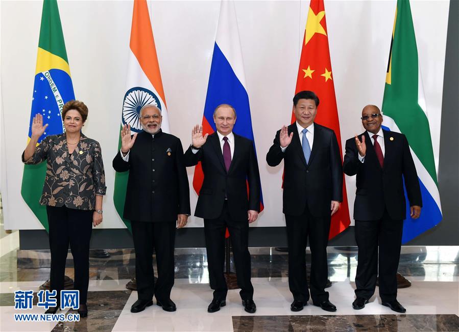11月15日，金磚國家領導人非正式會晤在土耳其安塔利亞舉行，中國國家主席習近平、俄羅斯總統普京、印度總理莫迪、南非總統祖馬、巴西總統羅塞夫出席。新華社記者 饒愛民 攝 