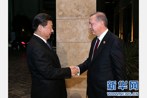 当地时间11月14日，国家主席习近平在土耳其安塔利亚会见土耳其总统埃尔多安。 新华社记者 庞兴雷 摄