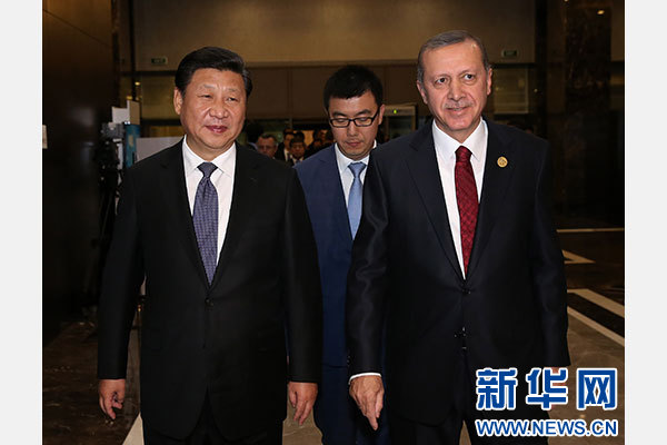 当地时间11月14日，国家主席习近平在土耳其安塔利亚会见土耳其总统埃尔多安。 新华社记者 庞兴雷 摄